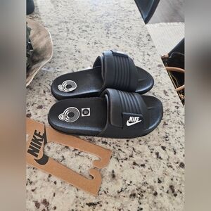 Nike Womens Black and White Slide Sandals